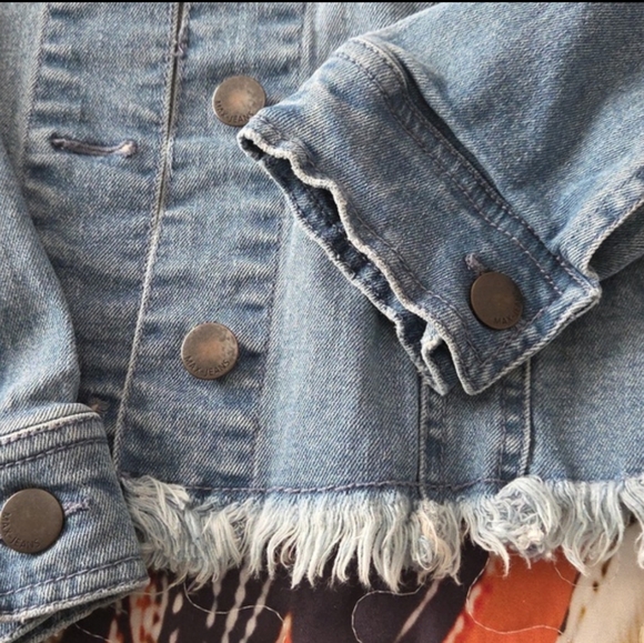 Max Jeans Light Blue Distressed Denim Jacket - Picture 3 of 5